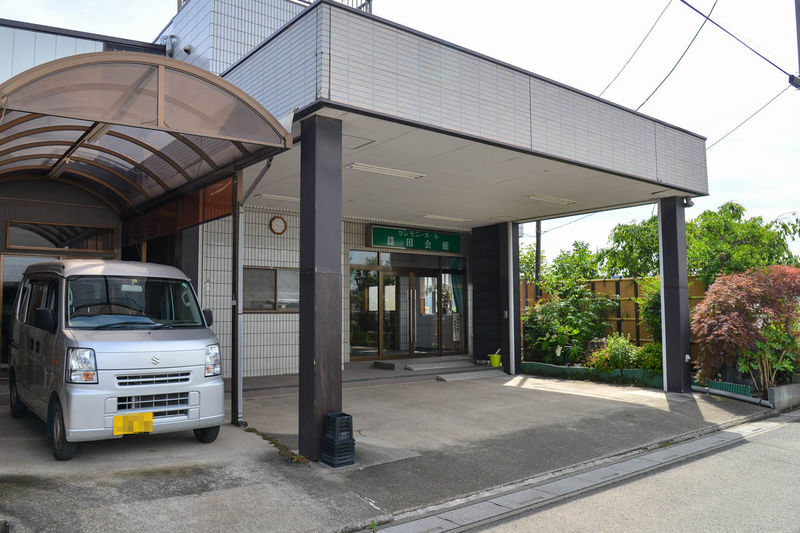 篠田葬儀会館 入口1