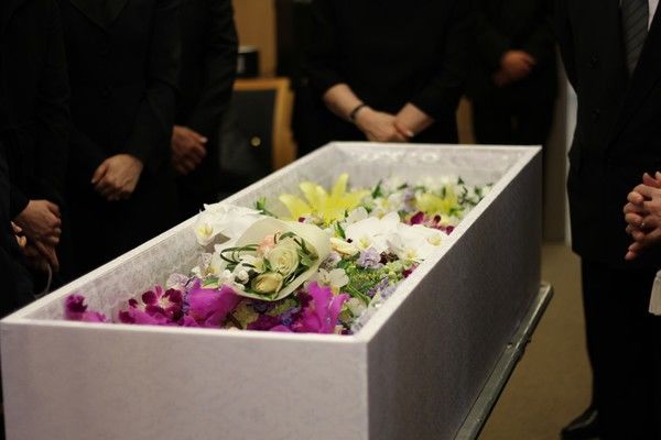 急増している家族葬のメリットとは？デメリットや注意点についても解説