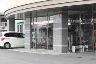 メモリアルホールエンドウ