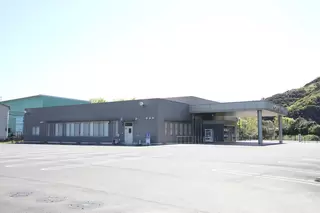 虹のホールとば