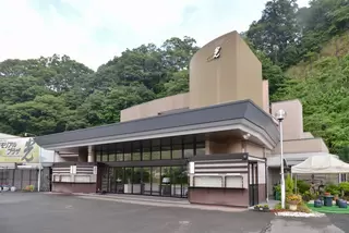 メモリアルプラザ光